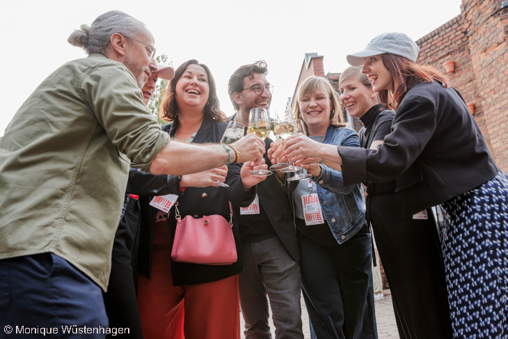Gruppenbild AVP-Mitglieder auf dem "Neue Kapitel"-Kongress zur 200-Jahrs-Feier des Börsenvereins